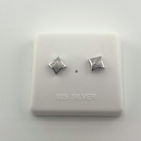 Real Diamond earrings for men/women, Unisex diamond studs screw back earrings, - Picture 1 of 3